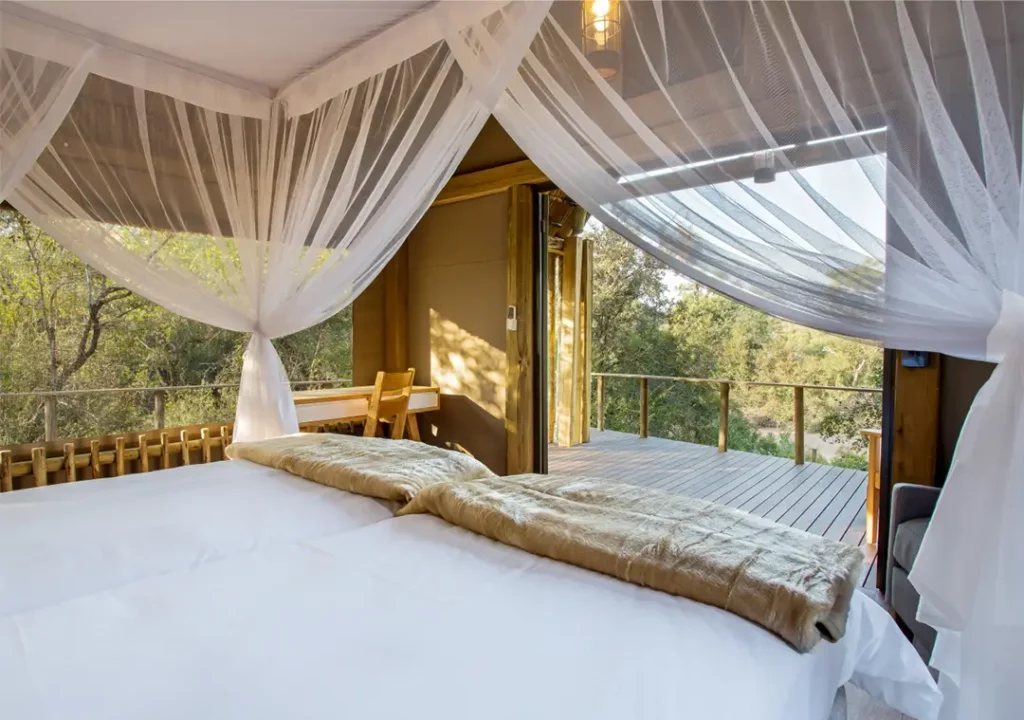Bateleur Safari Camp